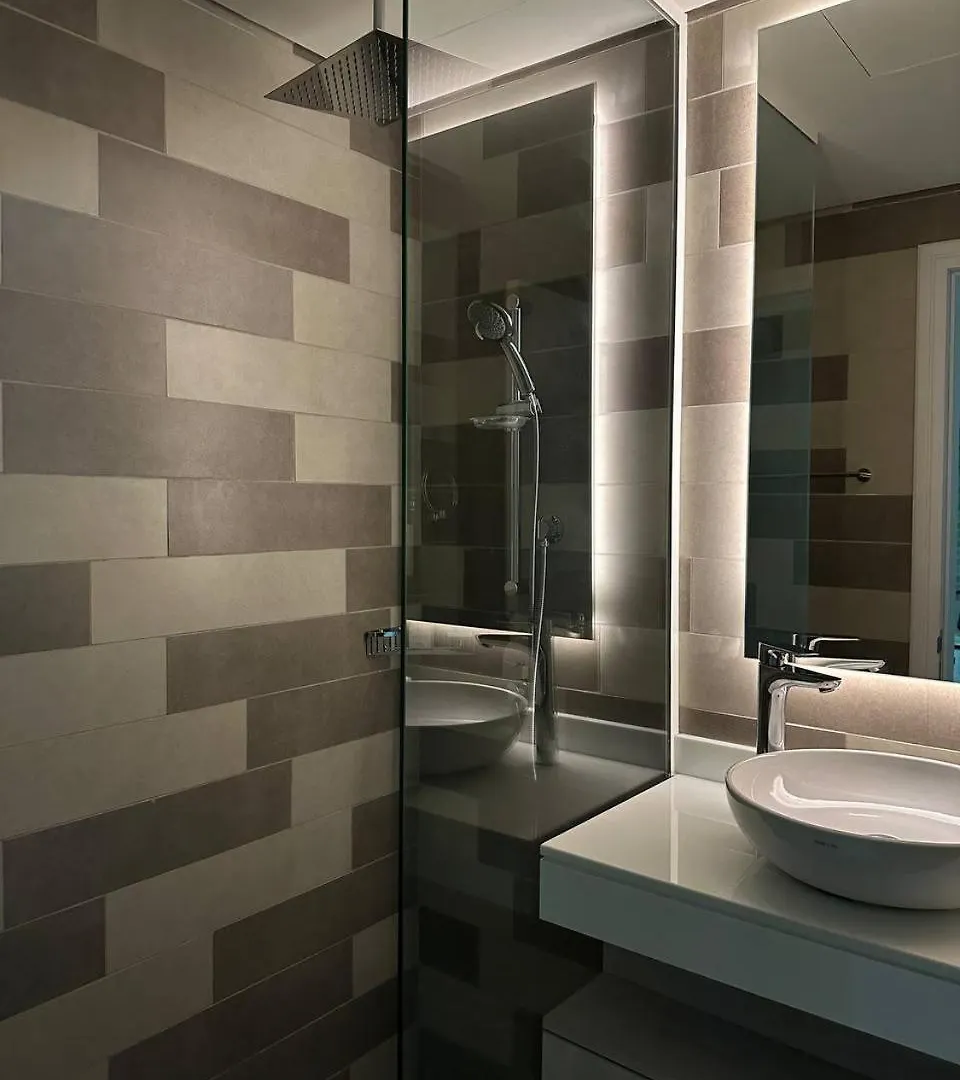 Апартаменты Seven Palm Residence With Private Beach And Infinity Pool, Palm Jumeirah Дубай